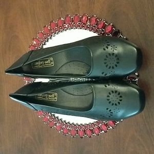 Perforated Flower Comfort Shoes (11 Wide) (NWOT)